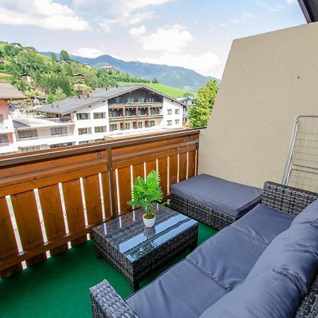 Penthouse Eightyone By All In One Apartments Kaprun Exterior foto
