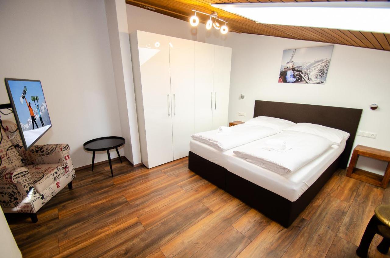Penthouse Eightyone By All In One Apartments Kaprun Exterior foto
